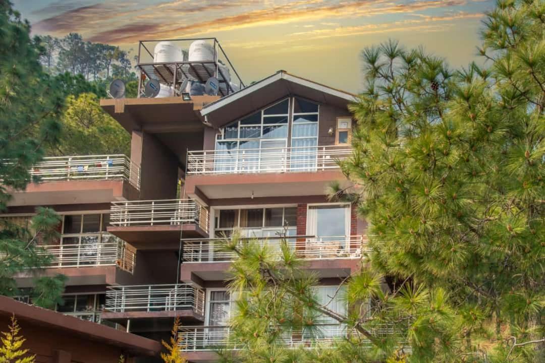 Host Jatin Kasauli Crest 7O1827O7O3 Apartment Exterior photo